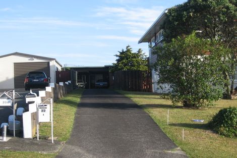 Photo of property in 1/22 Marcel Place, Glenfield, Auckland, 0629