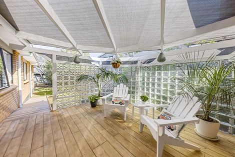 Photo of property in 9 Westpark Drive, West Harbour, Auckland, 0618