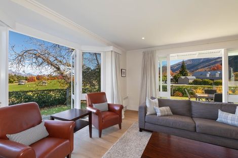 Photo of property in Millbrook Resort, 28 Settlers Way, Arrowtown, 9371