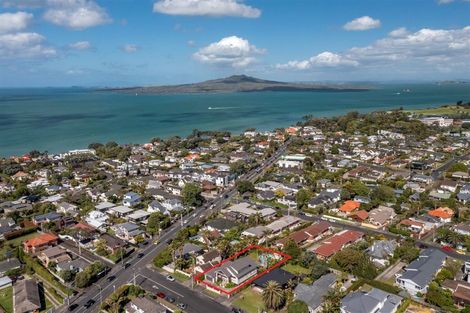 Photo of property in 2 Bayview Road, Hauraki, Auckland, 0622