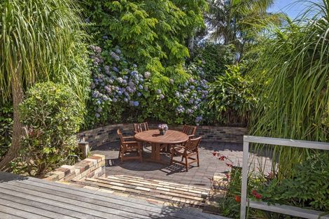 Photo of property in 122 Beach Road, Onerahi, Whangarei, 0110