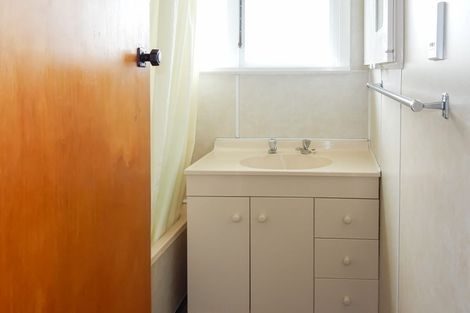 Photo of property in 12 Harlech Street, Oamaru North, Oamaru, 9400