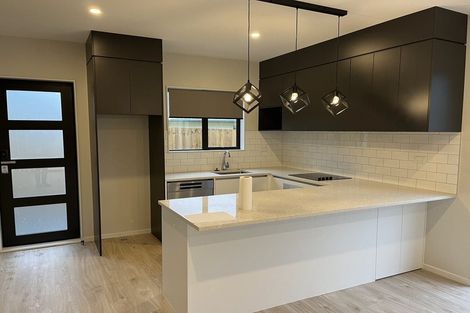 Photo of property in 3/11 Karamu Street, Te Atatu Peninsula, Auckland, 0610