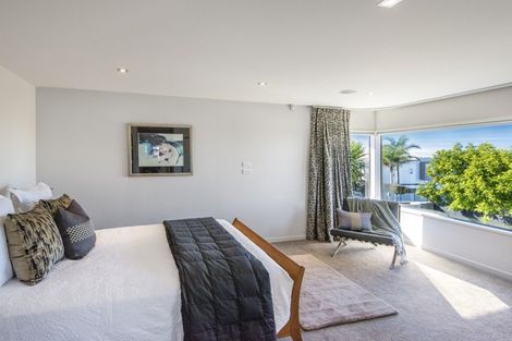 Photo of property in 62 Seaview Road, Castor Bay, Auckland, 0620