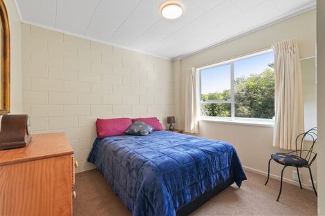 Photo of property in 1/5 Zita Avenue, Matakatia, Whangaparaoa, 0930