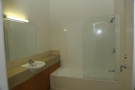 Photo of property in Metro Apartments, 13/220 Thorndon Quay, Pipitea, Wellington, 6011