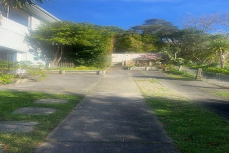 Photo of property in 22 Jenanne Place, Totara Vale, Auckland, 0629