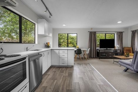 Photo of property in 2/1159 High Street, Taita, Lower Hutt, 5011