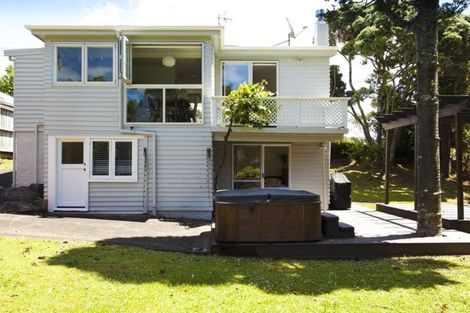 Photo of property in 39 Lyons Avenue, Murrays Bay, Auckland, 0630