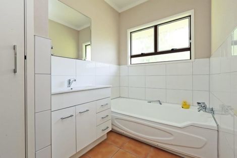 Photo of property in 2/140 Te Mata Road, Havelock North, 4130