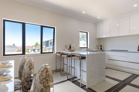 Photo of property in 4225c Great North Road, Glendene, Auckland, 0602