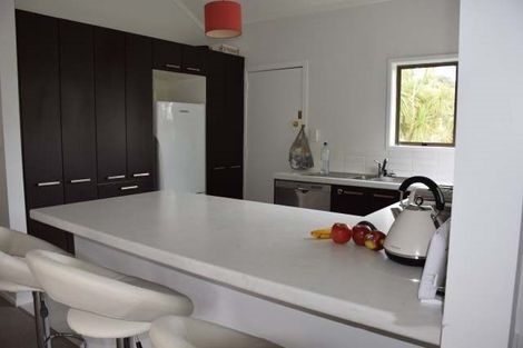 Photo of property in 88 Beach Road, Castor Bay, Auckland, 0620