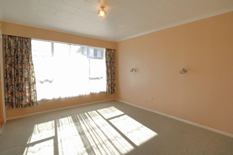 Photo of property in 16 Oberon Street, Stratford, 4332