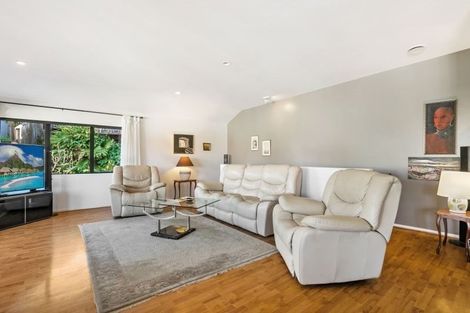 Photo of property in 29 Mariners View Road, Beach Haven, Auckland, 0626