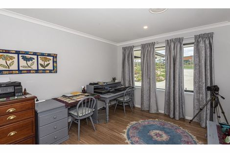 Photo of property in 21 Capstone Place, Te Kamo, Kamo, 0185