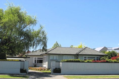 Photo of property in 142 Memorial Avenue, Burnside, Christchurch, 8053