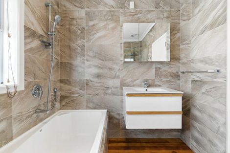 Photo of property in 229 Shakespeare Street, Leamington, Cambridge, 3432