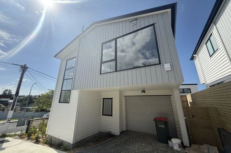 Photo of property in 33a Garadice Road, Rothesay Bay, Auckland, 0630