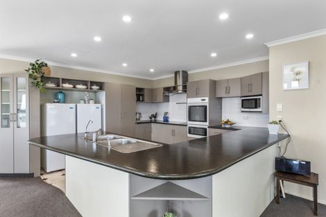 Photo of property in 33 Oteki Park Drive, Welcome Bay, Tauranga, 3112