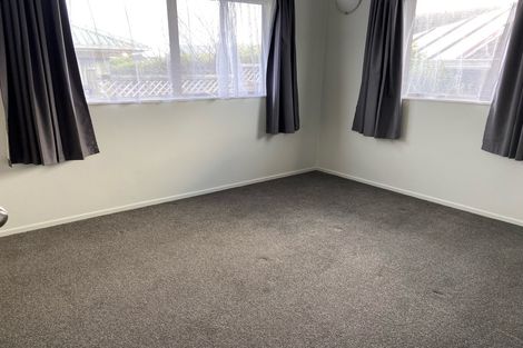 Photo of property in 7 Chilcott Road, Henderson, Auckland, 0612