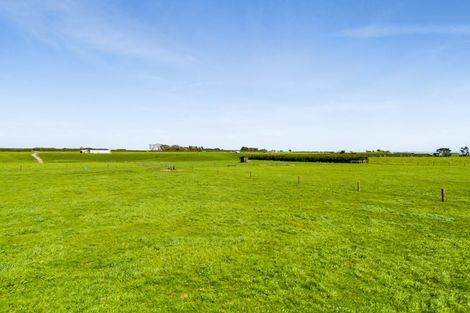 Photo of property in 43 Quinns Road, Normanby, Hawera, 4673