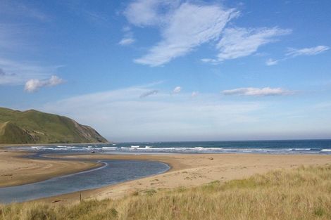 Photo of property in 69 Shoal Beach Road, Aramoana, Omakere, 4271