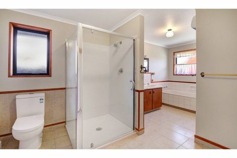 Photo of property in 95 Momorangi Crescent, Redwood, Christchurch, 8051