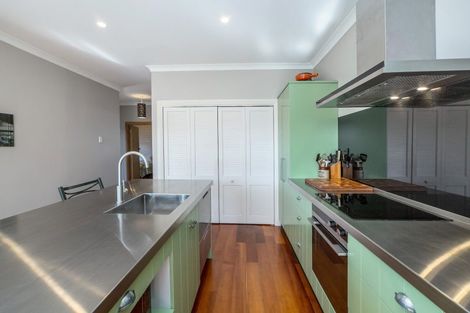 Photo of property in 32 Wyndham Street, Carterton, 5713