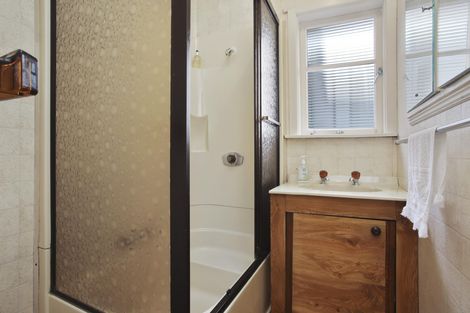 Photo of property in 102 Mountain Road, Mangere Bridge, Auckland, 2022