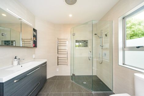 Photo of property in 17 Aranui Road, Kairanga, Palmerston North, 4475