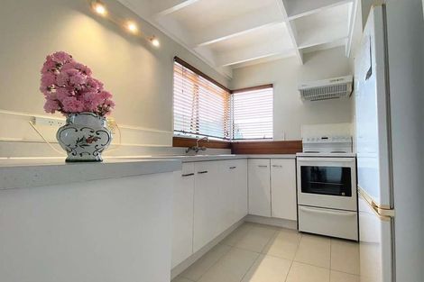 Photo of property in 2/147 Spinella Drive, Bayview, Auckland, 0629