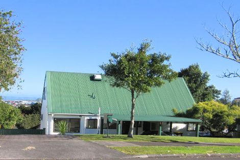 Photo of property in 32 Kingsclere Place, Goodwood Heights, Auckland, 2105