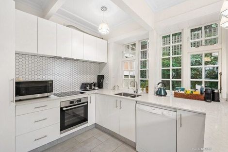 Photo of property in 145 Kelburn Parade, Kelburn, Wellington, 6012