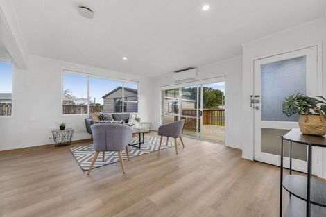 Photo of property in 3 Pukeroa Place, Papakura, 2110