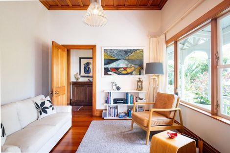 Photo of property in 29 Cameron Road, Bluff Hill, Napier, 4110