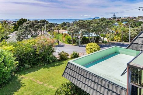 Photo of property in 1/27 Aotearoa Terrace, Murrays Bay, Auckland, 0630