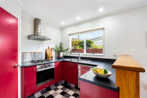 Photo of property in 1 Balmoral Street, Taradale, Napier, 4112