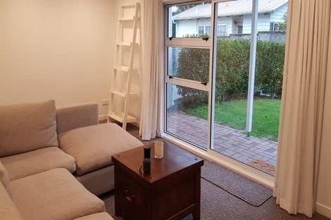 Photo of property in 2/7 Walter Street, Hauraki, Auckland, 0622