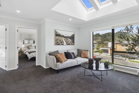 Photo of property in 2 Oakum Road, Whitby, Porirua, 5024