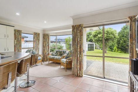 Photo of property in 25 Crown Hill, Paraparaumu, 5032