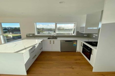 Photo of property in 30 Albatross Road, Red Beach, 0932