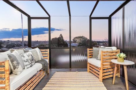 Photo of property in 21 Victory Street, Welcome Bay, Tauranga, 3112