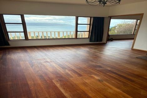 Photo of property in 37 Milne Terrace, Island Bay, Wellington, 6023