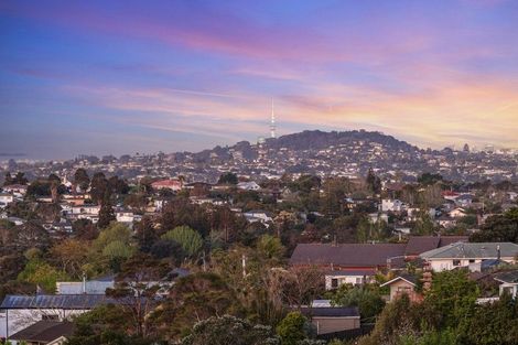 Photo of property in 110 Takahe Road, Titirangi, Auckland, 0604