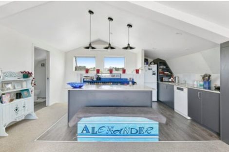 Photo of property in 12a Matai Road, Stanmore Bay, Whangaparaoa, 0932