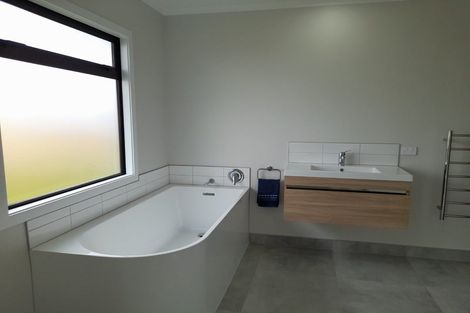 Photo of property in 10 Uku Way, Wharewaka, Taupo, 3330