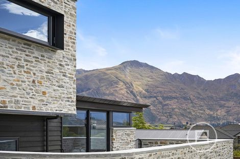 Photo of property in 34 Minaret Ridge, Wanaka, 9305