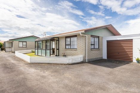 Photo of property in 2/151 Carrington Street, Lower Vogeltown, New Plymouth, 4310