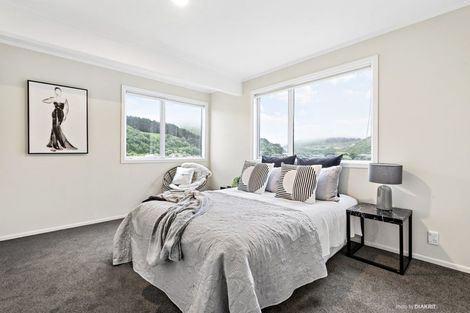 Photo of property in 3/6 Robertson Street, Owhiro Bay, Wellington, 6023