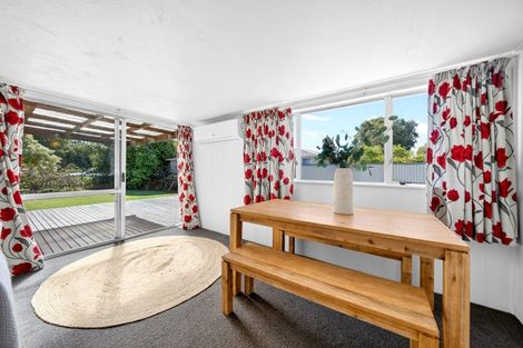Photo of property in 1 Kempton Street, Greytown, 5712